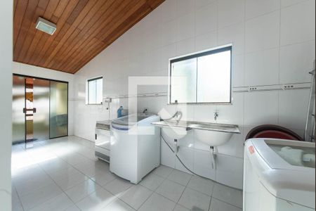 Casa à venda com 468m², 4 quartos e 4 vagas Casa à venda com 468m², 4 quartos e 4 vagasÁrea de Serviço