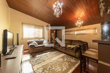 Casa à venda com 468m², 4 quartos e 4 vagas Casa à venda com 468m², 4 quartos e 4 vagasSala de Lareira