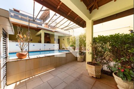 Casa à venda com 468m², 4 quartos e 4 vagas Casa à venda com 468m², 4 quartos e 4 vagasÁrea comum