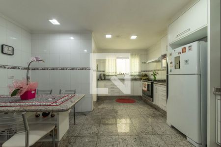 Casa à venda com 468m², 4 quartos e 4 vagas Casa à venda com 468m², 4 quartos e 4 vagasCozinha