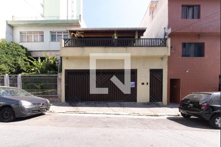 Casa à venda com 468m², 4 quartos e 4 vagas Casa à venda com 468m², 4 quartos e 4 vagasFachada