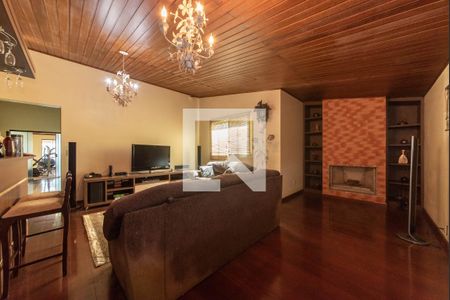 Casa à venda com 468m², 4 quartos e 4 vagas Casa à venda com 468m², 4 quartos e 4 vagasSala de Lareira