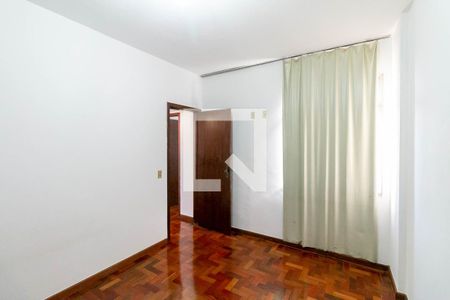 Quarto 2 de apartamento para alugar com 2 quartos, 80m² em Lourdes, Belo Horizonte