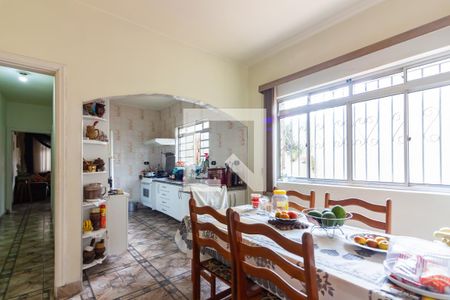 Casa à venda com 426m², 5 quartos e 8 vagas Casa à venda com 426m², 5 quartos e 8 vagasCozinha