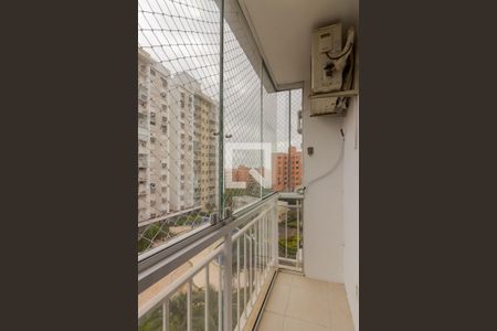 Sacada da Sala de apartamento à venda com 2 quartos, 58m² em Jardim Carvalho, Porto Alegre