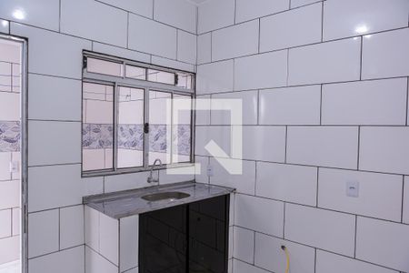 Cozinha de casa para alugar com 1 quarto, 110m² em Jardim Danfer, São Paulo