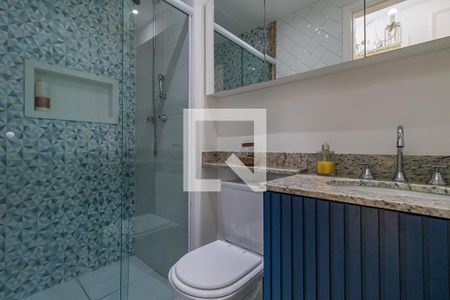 Banheiro Social de apartamento à venda com 2 quartos, 62m² em Jardim Tupanci, Barueri