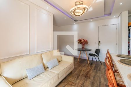 Sala de apartamento à venda com 2 quartos, 62m² em Jardim Tupanci, Barueri