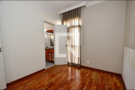Suite de apartamento à venda com 3 quartos, 80m² em Sagrada Família, Belo Horizonte