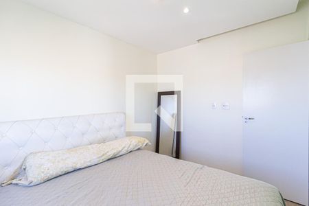 Quarto 1 de apartamento para alugar com 2 quartos, 44m² em Jardim Santo Estêvão, Carapicuíba