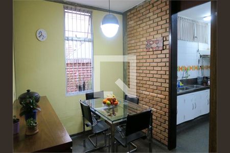 Casa à venda com 4 quartos, 205m² em Vila Inah, São Paulo