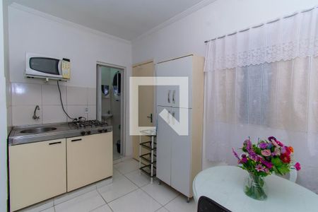 Cozinha de kitnet/studio para alugar com 0 quarto, 20m² em Aclimação, São Paulo