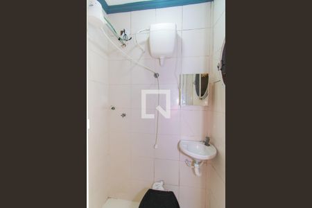 Banheiro de kitnet/studio para alugar com 0 quarto, 20m² em Aclimação, São Paulo