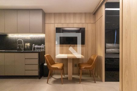 Sala e Cozinha de kitnet/studio para alugar com 1 quarto, 27m² em Itaim Bibi, São Paulo