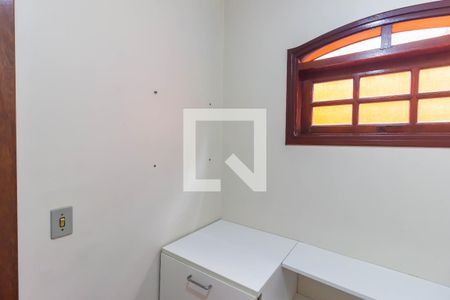 Closet do quarto de casa para alugar com 4 quartos, 275m² em Adalgisa, Osasco