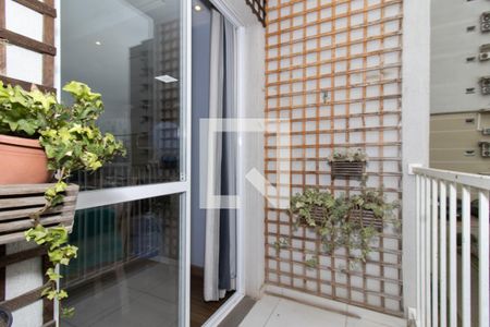 Sala/Cozinha-Varanda de apartamento à venda com 2 quartos, 55m² em Bairro Fátima, Canoas