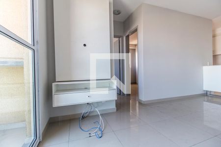 Sala de TV de apartamento à venda com 2 quartos, 57m² em Vila Barros, Barueri