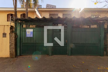 Casa para alugar com 120m², 3 quartos e 4 vagas Casa para alugar com 120m², 3 quartos e 4 vagasFachada