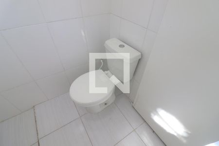 Banheiro  de casa de condomínio para alugar com 1 quarto, 40m² em Jardim Pereira Leite, São Paulo