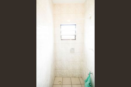 Banheiro  de kitnet/studio para alugar com 1 quarto, 34m² em Vila Baby, São Paulo