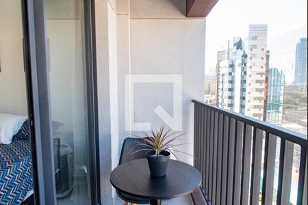 Varanda de kitnet/studio para alugar com 1 quarto, 28m² em Paraíso, São Paulo