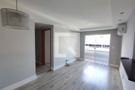 Sala de apartamento para alugar com 2 quartos, 50m² em Pechincha, Rio de Janeiro