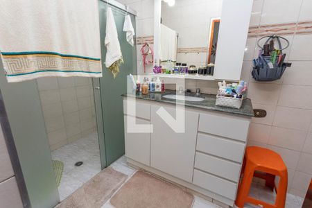 Banheiro da suíte  de casa à venda com 4 quartos, 300m² em Piraporinha, Diadema