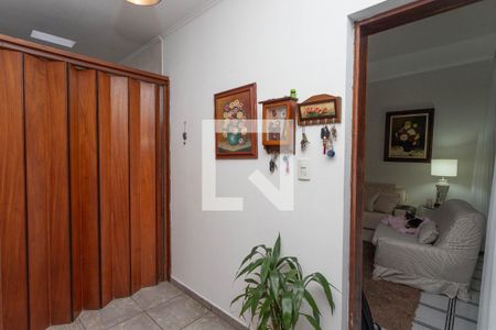 Hall de entrada  de casa à venda com 4 quartos, 300m² em Piraporinha, Diadema