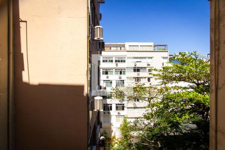 Vista da sala  de apartamento à venda com 3 quartos, 102m² em Copacabana, Rio de Janeiro