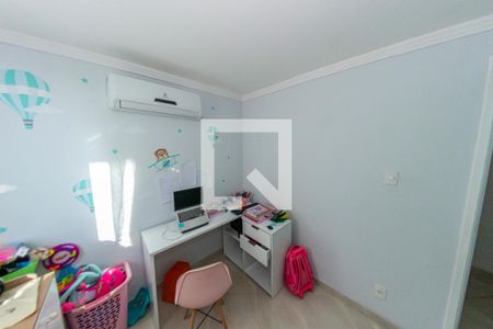 Quarto 1 de casa para alugar com 4 quartos, 500m² em Marechal Hermes, Rio de Janeiro