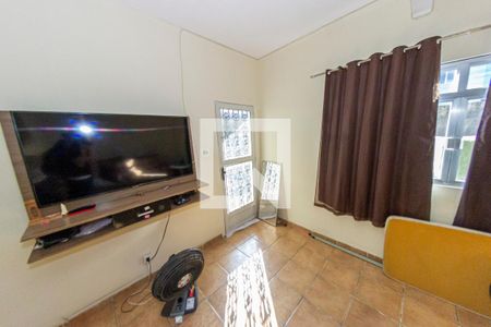 Sala 2 de casa para alugar com 4 quartos, 500m² em Marechal Hermes, Rio de Janeiro