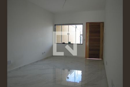 Casa à venda com 98m², 2 quartos e 2 vagasSala