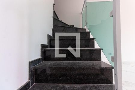 Escada de casa à venda com 2 quartos, 98m² em Cidade Patriarca, São Paulo