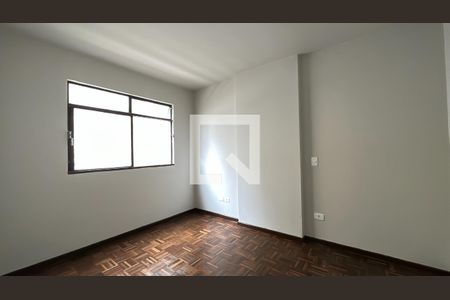 Quarto 1 de apartamento para alugar com 2 quartos, 50m² em Centro, Curitiba