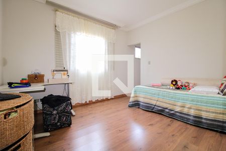 Quarto 2 de casa à venda com 3 quartos, 300m² em Pompéia, Belo Horizonte