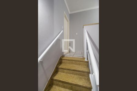 Escada de casa à venda com 3 quartos, 125m² em Vila São Jorge, Barueri