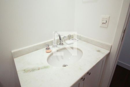 Apartamento à venda com 70m², 2 quartos e 1 vaga Apartamento à venda com 70m², 2 quartos e 1 vagaBanheiro