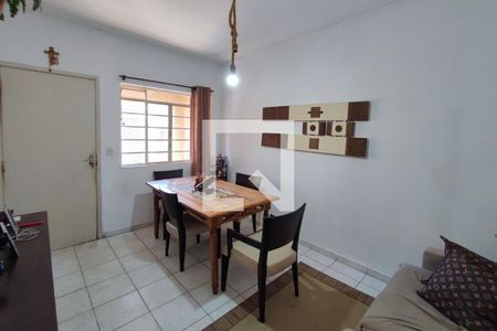 Sala de casa à venda com 4 quartos, 160m² em Vila Marieta, Campinas