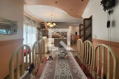 Casa à venda com 450m², 3 quartos e 8 vagas Casa à venda com 450m², 3 quartos e 8 vagasSala de Jantar