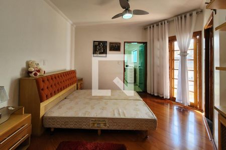 Casa à venda com 450m², 3 quartos e 8 vagas Casa à venda com 450m², 3 quartos e 8 vagasSuíte 3