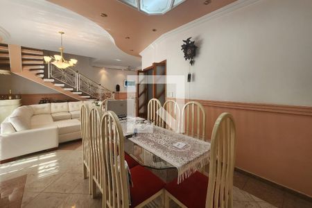 Casa à venda com 450m², 3 quartos e 8 vagas Casa à venda com 450m², 3 quartos e 8 vagasSala de Jantar