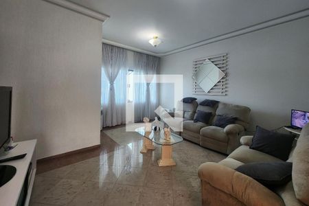 Casa à venda com 450m², 3 quartos e 8 vagas Casa à venda com 450m², 3 quartos e 8 vagasSala de TV