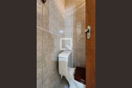 Casa à venda com 450m², 3 quartos e 8 vagas Casa à venda com 450m², 3 quartos e 8 vagasBanheiro da Garagem