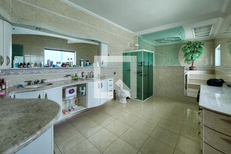 Casa à venda com 450m², 3 quartos e 8 vagas Casa à venda com 450m², 3 quartos e 8 vagasBanheiro da Suíte 3