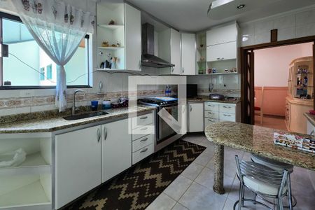 Casa à venda com 450m², 3 quartos e 8 vagas Casa à venda com 450m², 3 quartos e 8 vagasCozinha