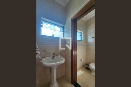 Casa à venda com 450m², 3 quartos e 8 vagas Casa à venda com 450m², 3 quartos e 8 vagasLavabo