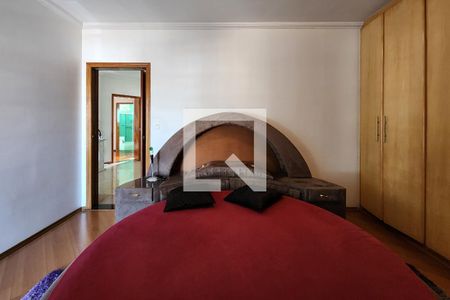 Casa à venda com 450m², 3 quartos e 8 vagas Casa à venda com 450m², 3 quartos e 8 vagasSuíte 1