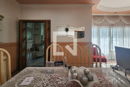 Casa à venda com 450m², 3 quartos e 8 vagas Casa à venda com 450m², 3 quartos e 8 vagasSala de Jantar