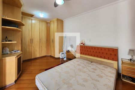 Casa à venda com 450m², 3 quartos e 8 vagas Casa à venda com 450m², 3 quartos e 8 vagasSuíte 3