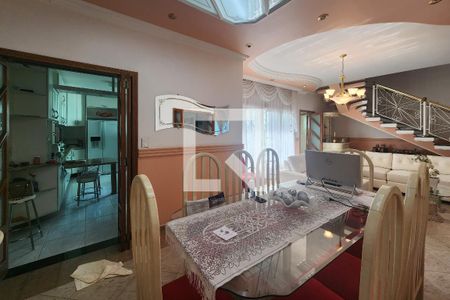 Casa à venda com 450m², 3 quartos e 8 vagas Casa à venda com 450m², 3 quartos e 8 vagasSala de Jantar